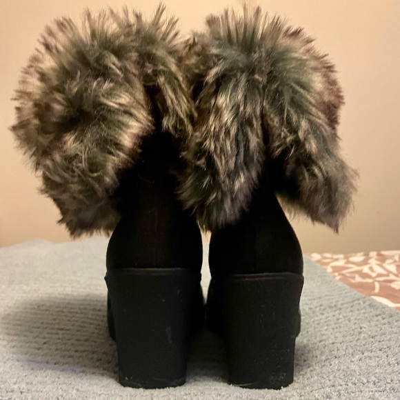 American Eagle Boots, size 7 - Picture 2 of 5